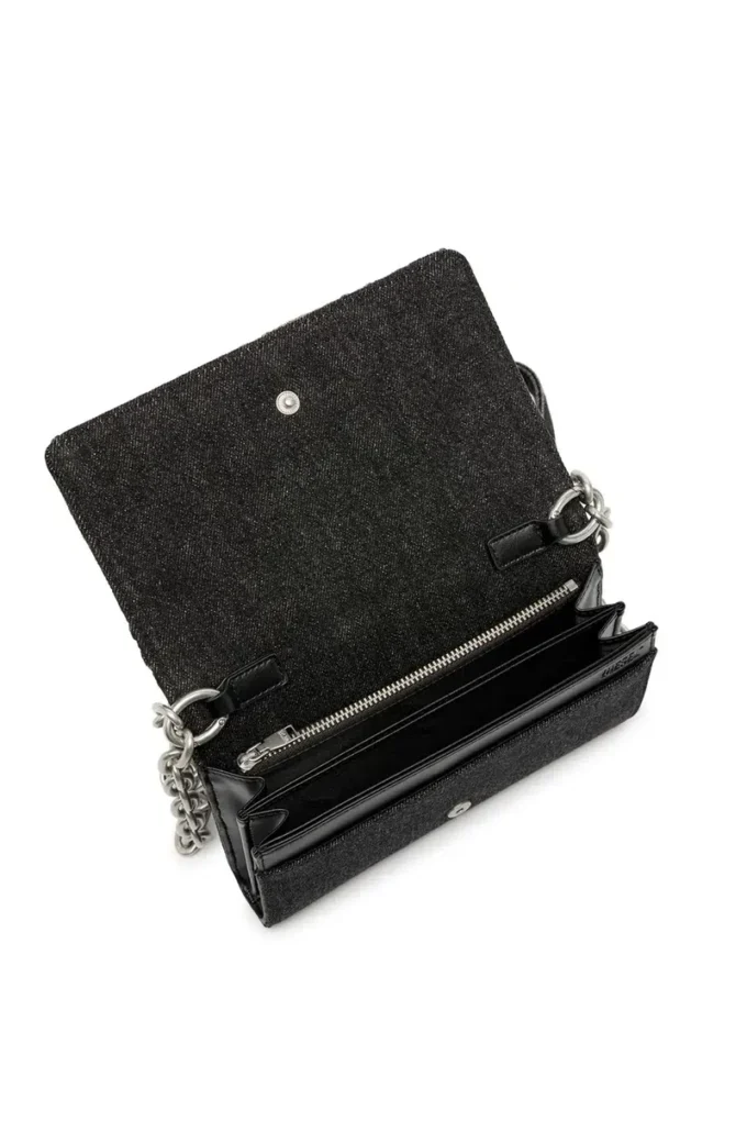charm-d wallet strap Πορτοφόλι σε καπιτονέ τζιν με σχέδιο argyle charm-d wallet strap Πορτοφόλι σε καπιτονέ τζιν με σχέδιο argyle