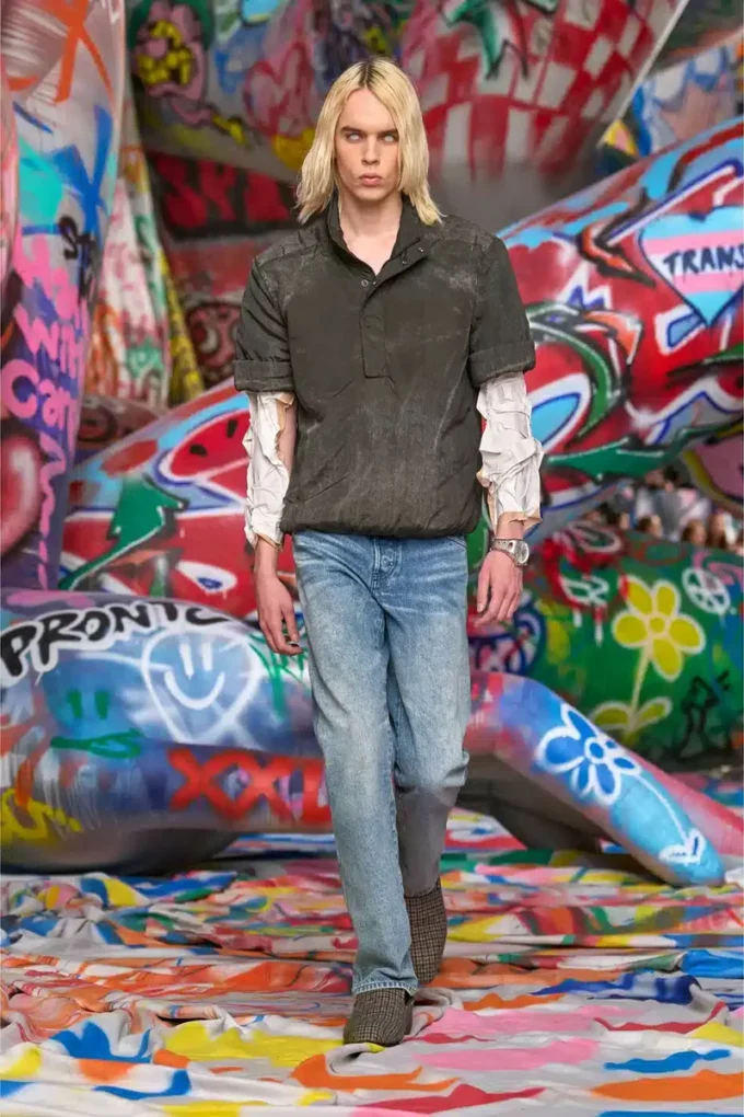 j-valois Μπουφάν με κοντό μανίκι από νάιλον με εφέ τζιν j-valois Μπουφάν με κοντό μανίκι από νάιλον με εφέ τζιν