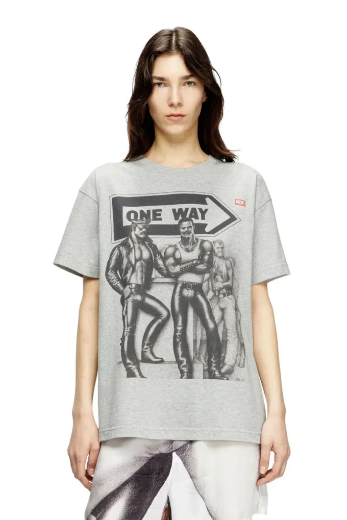 pr-t-norm-tom25 T-shirt με γραφικό τύπωμα