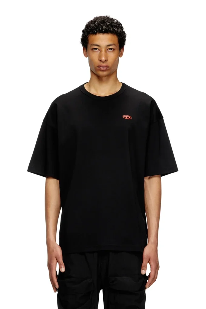 t-boxt-t6 T-shirt με κόκκινο οβάλ D