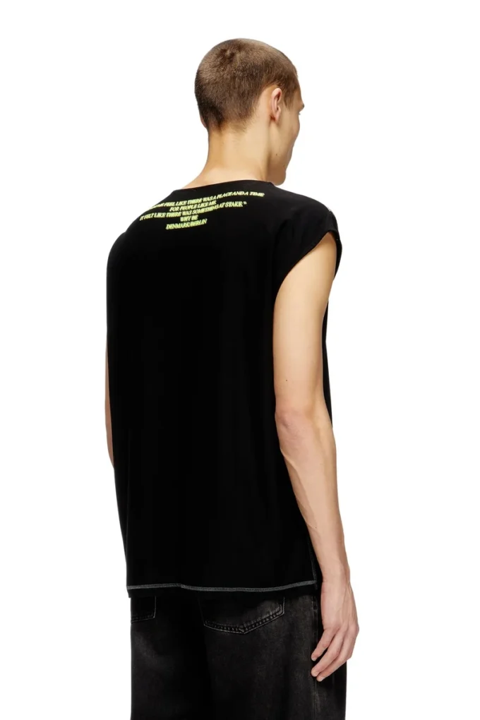 t-isak-a Αμάνικο T-shirt με τυπωμένους στίχους